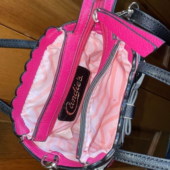 CANDIE'S Black & White zig-zag mini-purse w/pink flowers, Bryant bow, 3 sections - Picture 7 of 13